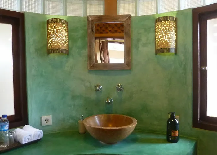 Ubudsuites 3*